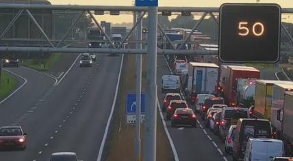 Monday morning traffic on the A27 highway near the Gorinchem junction, 22 July 2024