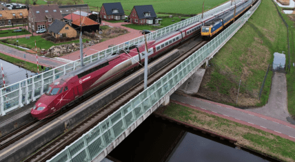 Eurostar and NS trains on the high-speed line