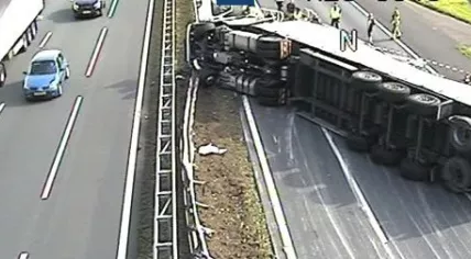 Photo of the toppled truck on the A28 motorway, on July 31, 2024.