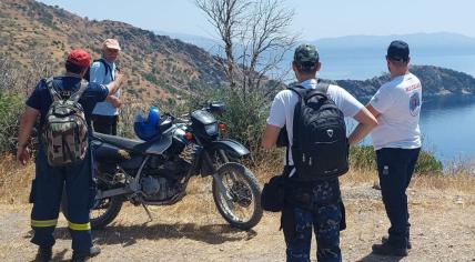 Rescue workers searching for a 65-year-old Dutch woman missing in Pythagoreio on Samos, 22 August 2024