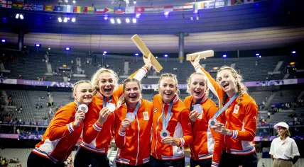 The Dutch 4×400 relay team Lieke Klaver, Cathelijn Peeters, Lisanne de Witte and Femke Bol at the Olympic Games in Paris.