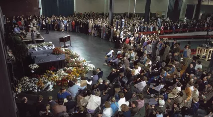 The memorial for the IKON journalists ambushed and murderd in El Salvador on 17 March 1982, held in the NOS decor hall in Hilversum on 27 March 1982