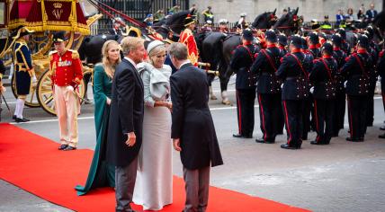 King Willem-Alexander, Queen Máxima and Princess Amalia are greeted as they walk from the Glass Carriage to the Schouwburg to deliver the Prinsjesdag Speech from the Throne. 17 September 2024