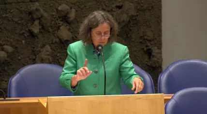 Asylum Minister Marjolein Faber contradicts herself about the readiness of her legal argument to declare an asylum emergency. 15 October 2024