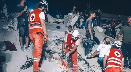 Rescue workers from the Lebanese Red Cross providing assistance after Israeli air strikes in the south and the Beqaa Valley. 30 Sept. 2024