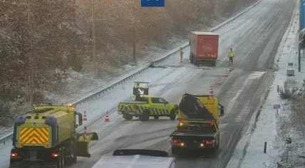 The Lavastorm deployed on the A50 to melt ice, 22 November 2024