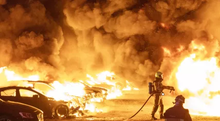 A large fire destroyed around 50 cars in a Rijsenhout parking lot used by Schiphol travelers, 11 November 2024