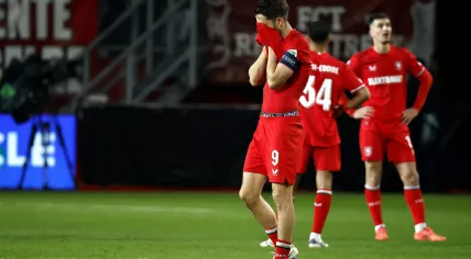 Ricky van Wolfswinkel of FC Twente after the UEFA Europa League match between FC Twente and Royale Union Saint Gilloise at Stadion De Grolsch Veste on November 28, 2024 in Enschede, Netherlands.