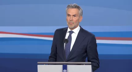  Dutch Prime Minister Dick Schoof speaks to the media about the attacks on Israeli football fans in Amsterdam. 11 Nov. 2024