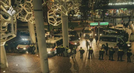 Riot police responding to attacks on Maccabi Tel Aviv football supporters in Amsterdam, 8 November 2024
