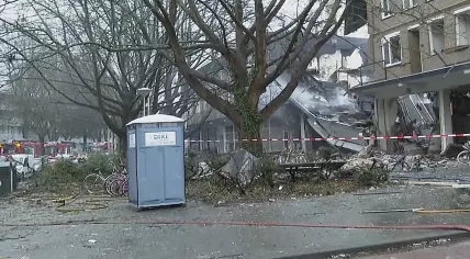 An explosion destroyed at least five apartments on Tarwekamp in The Hague. Four people were quickly hospitalized as rescuers searched for missing people. 7 Dec. 2024