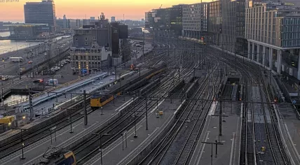An NS train heads east past Central Station in Amsterdam on a frigid morning. 18 February 2025