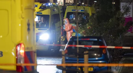 Emergency services closed down several streets in Heemskerk after a man showed up at a GP post with symptoms of an infectious tropical disease, 13 March 2025