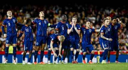 Netherlands players during penalty shootout in the UEFA Nations League quarter-final match between Spain and Netherlands at Estadio Mestalla on March 23, 2025 in Valencia, Spain.