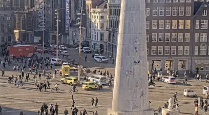 A command unit from the fire department and the Amsterdam-Amstelland Security Region sets up at Dam Square, close to the scene of a stabbing that left five hurt on Sint Nicolaasstraat in Amsterdam. 27 March 2025