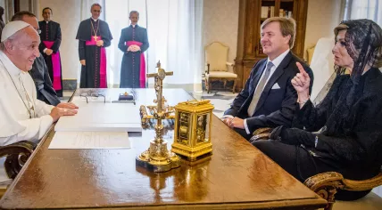 King Willem-Alexander and Queen Máxima of the Netherlands meet with Pope Francis during an audience at the Apostolic Palace in Vatican City, June 22, 2017. The royal couple was on a state visit to Italy.