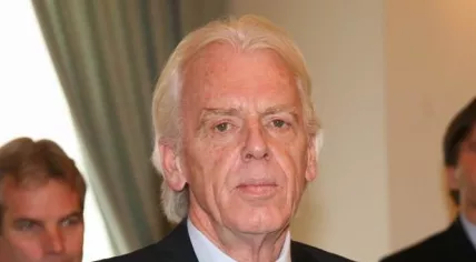 Leo Beenhakker being awarded the Officer's Cross of the Order of Polonia Restituta, February 20, 2008.
