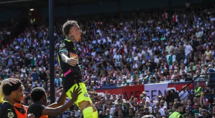 Noa Lang of PSV Eindhoven celebrates 2-2 during the Dutch Eredivisie match between Feyenoord and PSV at Feyenoord Stadion de Kuip on May 11, 2025 in Rotterdam, Netherlands.