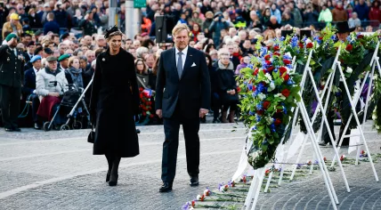 Queen Maxima and King Willem-Alexander on a packed Dam Square during the National Commemmoration of World War II victims, 4 May 2025