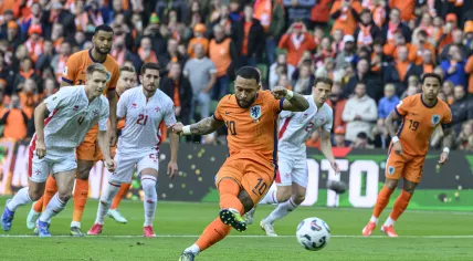 Memphis Depay of Netherlands scores the 1-0 during the World Cup qualifier between Netherlands and Malta at Euroborg Stadium on June 10, 2025 in Groningen, Netherlands.