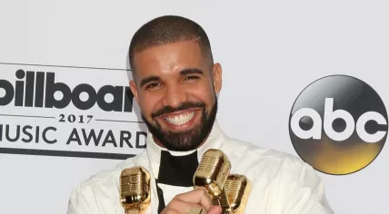 Drake at the 2017 Billboard Awards Press Room