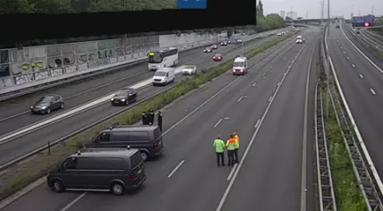 The A13 closed for investigation at the Kleinpolderplein junction in Rotterdam after a shooting and accident, 10 June 2025