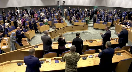Ukrainian President Volodymyr Zelenskyy gets a standing ovation moments before his address to both Houses of Parliament in the Netherlands. 24 June 2025