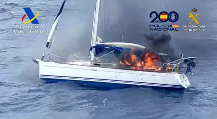 A Dutchman and a Frenchman allegedly set fire to their sailboat to hide cocaine when the Spanish authorities intercepted them off the coast of Tenerife, 7 July 2025