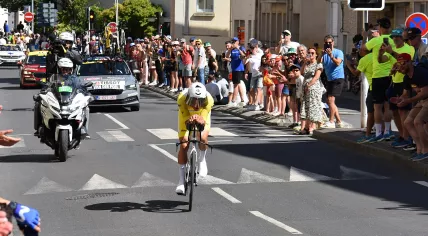 Mathieu van der Poel during the Caen time trial on 9 July 2025