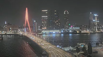 Erasmus Bridge in Rotterdam lit orange for women's safety after Abcoude teen Lisa's murder, 26 August 2025