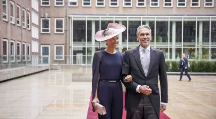 Demissionary Prime Minister Dick Schoof arrives at the Ministry of General Affairs with his partner, Loes Meurs, during Prinsjesdag in The Hague, September 16, 2025.