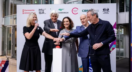 Mayor Femke Halsema with project team members at the unveiling ceremony of the 3D model of Amsterdam, Oct. 24, 2025