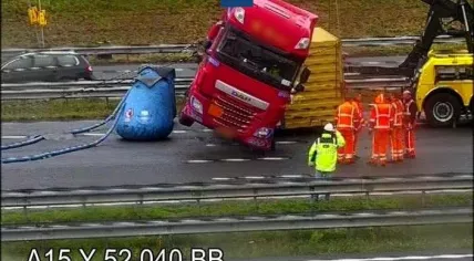 An incident involving a truck at the Benelux interchange caused traffic problems on the A15 and the A4 during morning rush hour. 28 Oct. 2025