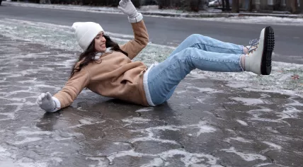 A woman slipped on an icy road
