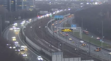 Traffic was light on the A4 in Amsterdam near the Sloten exit despite a chilly, foggy morning. 29 Dec. 2025