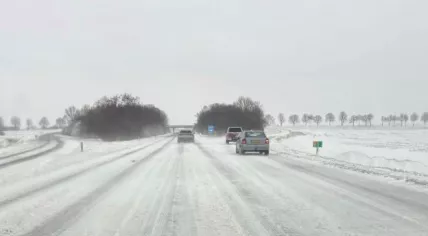 Snowdrifts forced the closure of the N46 in parts of Groningen. 9 Jan. 2026