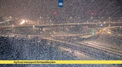 Snow falling on the A9/A200 junction Rottepolderplein, 29 January 2026
