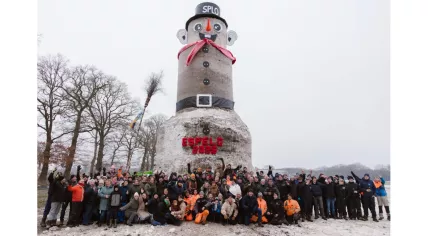 Standing at 16.10 meters, the village of Espelo retook the crown for the tallest snowman in 2026. Dubbed “Splo,” the snowman is wearing a 36-meter long scarf. 11 Jan. 2026