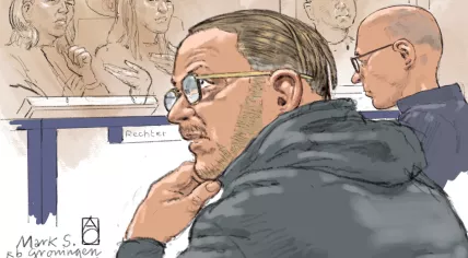 Court sketch of 32-year-old Mark S. from Borculo, accused of sexually exploiting and extorting dozens of children between 2013 and 2024.