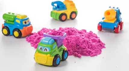 Construction vehicle toys with play sand