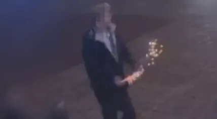 Image of man throwing fireworks at a midwivery clinic in Nijverdal.