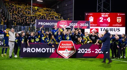 SC Cambuur players and supporters celebrate promotion to the Eredivisie during the Dutch Eerste Divisie match between FC Emmen and SC Cambuur at De Oude Meerdijk on March 24, 2026, in Emmen, Netherlands.
