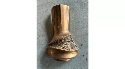 Graverobbers caught with urns and grave ornaments stolen from a German cemetery on the A67 highway near Venlo. 7 March 2026