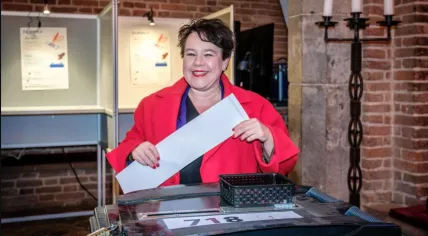 Utrecht mayor Sharon Dijksma casts her vote in the munipal election in the Dom Tower, 18 March 2026