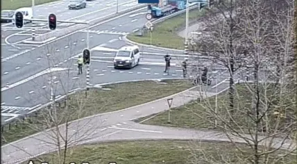 The police closed the Vinkeveen offramp on the A2 highway coming from Amsterdam over a bomb threat directed at a local prison director, 24 March 2026