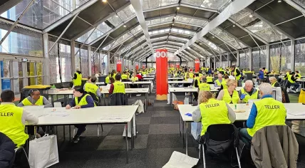 2026 municipal elections: Vote counting in the NDSM warehouse in Amsterdam, 19 March 2026