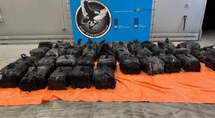 Dutch Customs seize over 1,400 kilograms of cocaine in Rotterdam Port. April 4, 2026.