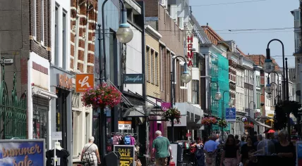 Busy Gasthuisstraat in Gorinchem