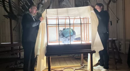 Dr. Che Connon and Bas Korsten unveil the first handbag made from T-Rex Leather at the Art Zoo Museum in Amsterdam. 2 April 2026