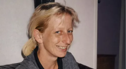 Dutch police are looking for the car linked to the murder of Mariska Klompenhouwer in Rotterdam in 2001.